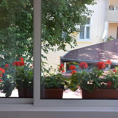 нестандартно бутиково студио за двама романтика * Warna