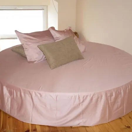 нестандартно бутиково студио за двама романтика Apartment