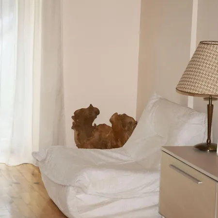 нестандартно бутиково студио за двама романтика Apartment Varna